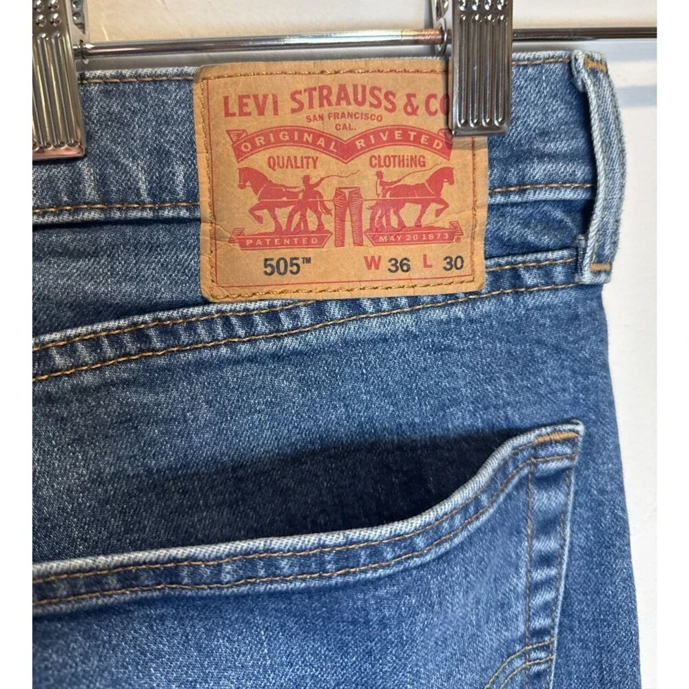Levi’s 505 Jeans Men's Size 36 x 30 Medium Wash